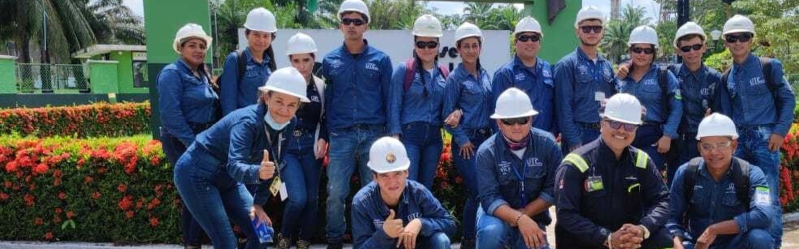 qodef-fullwidth-slider