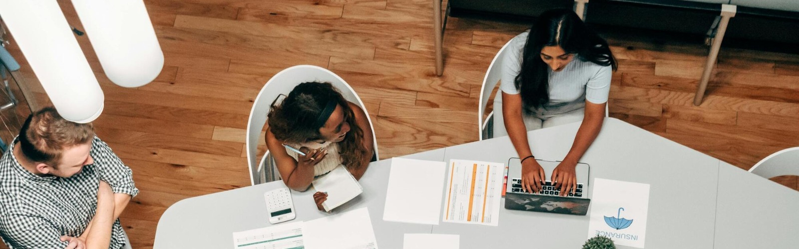 qodef-fullwidth-slider